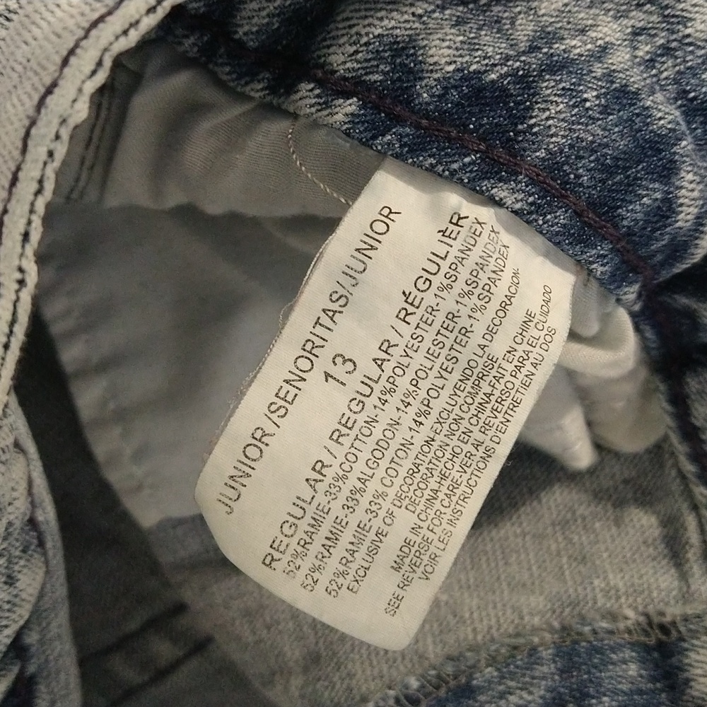Shorts - Picture 4 of 5